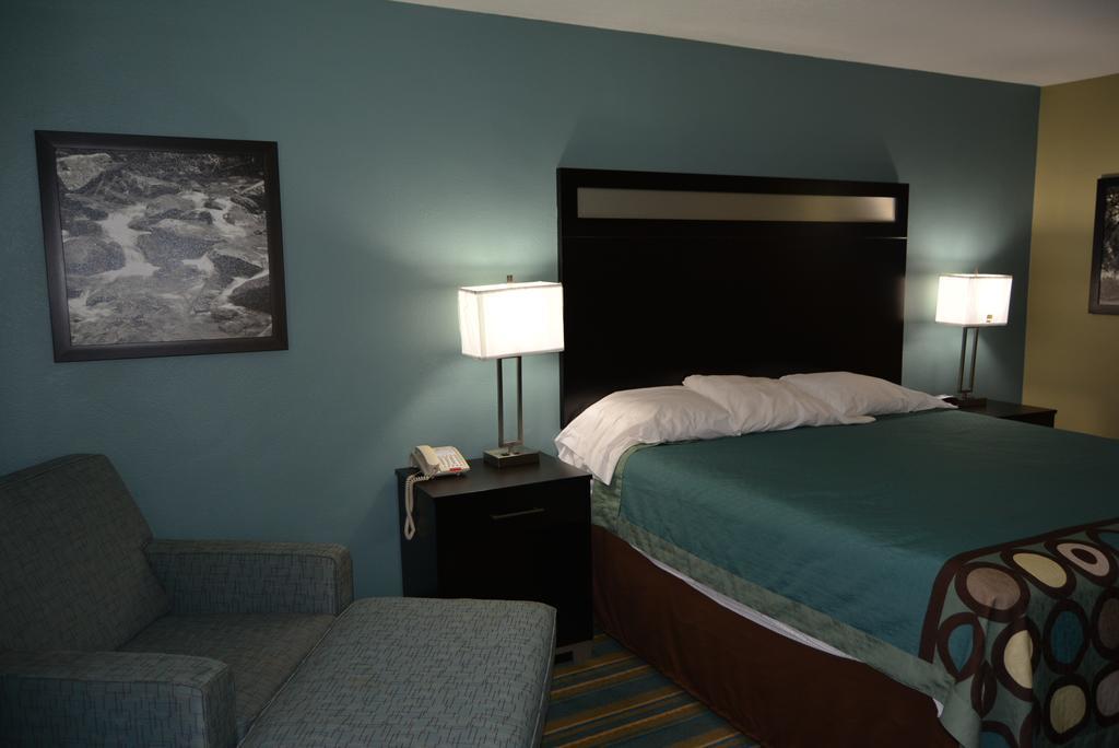 Super 8 By Wyndham Sulphur Exterior photo